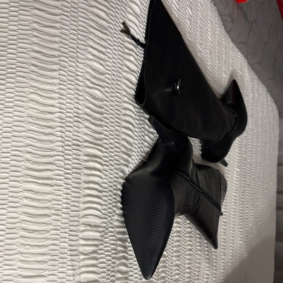 Ralph Lauren Elegant Black Women's Knee-High Boots  Size 7 Zipper NWT - Picture 3 of 8